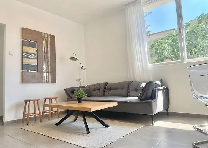 Urban Oasis- 3 Apartments - Prime Tel Aviv - Private Parking - By Bookiz