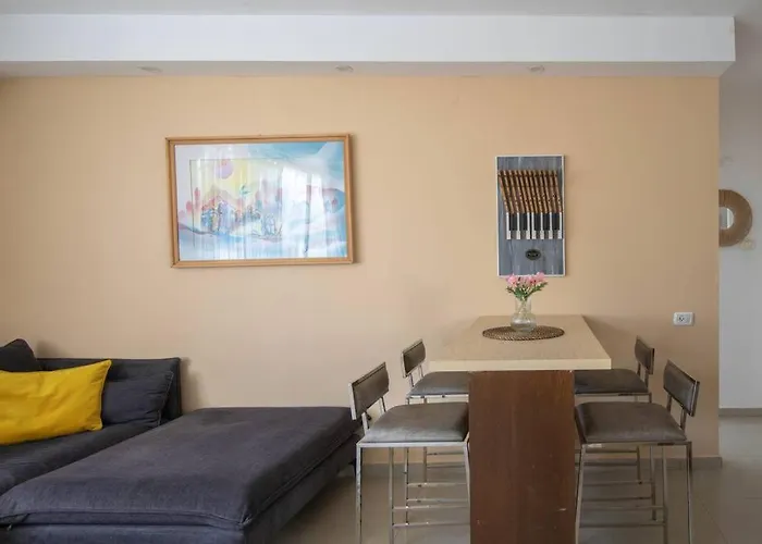 Urban Oasis- 3 Apartments - Prime Tel Aviv - Private Parking - By Bookiz