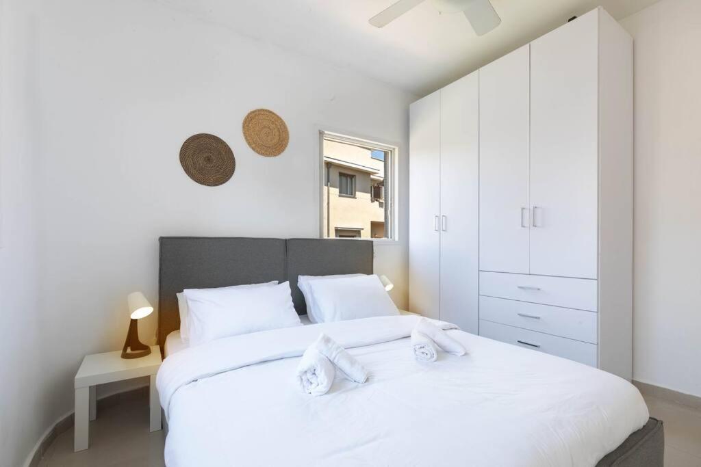 Appartement Urban Oasis- 3 - Prime - Private Parking - By Bookiz Tel-Aviv