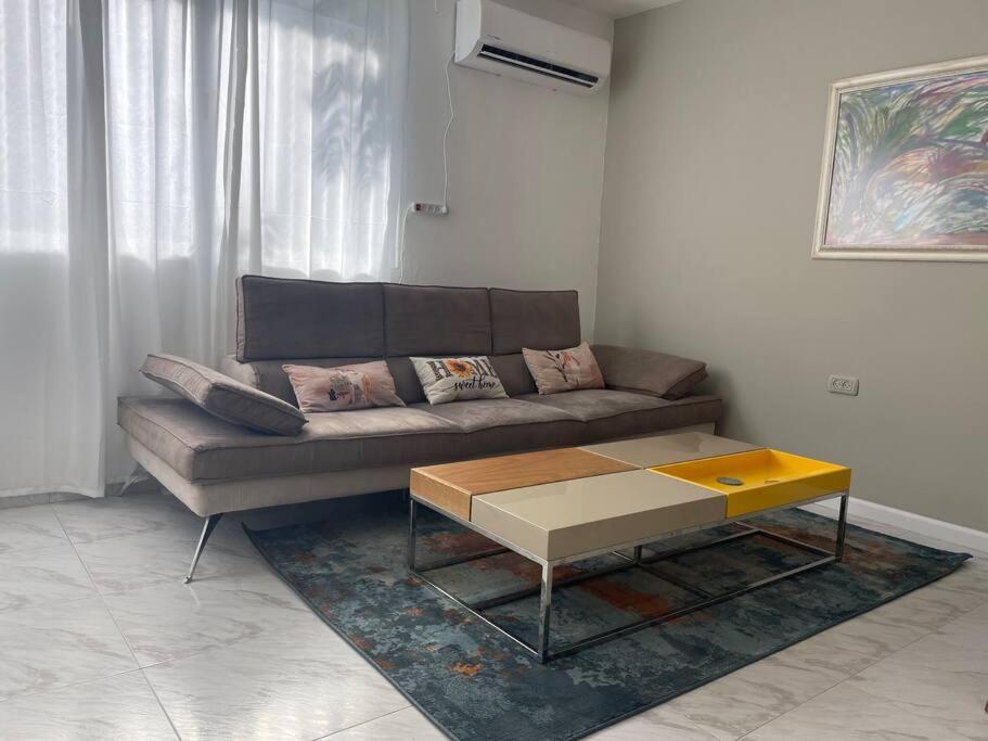 Urban Oasis- 3 - Prime - Private Parking - By Bookiz Tel-Aviv