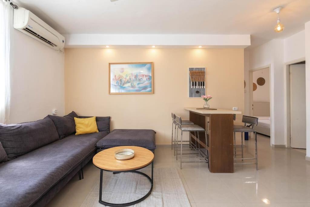 Urban Oasis- 3 - Prime - Private Parking - By Bookiz Appartement Tel-Aviv