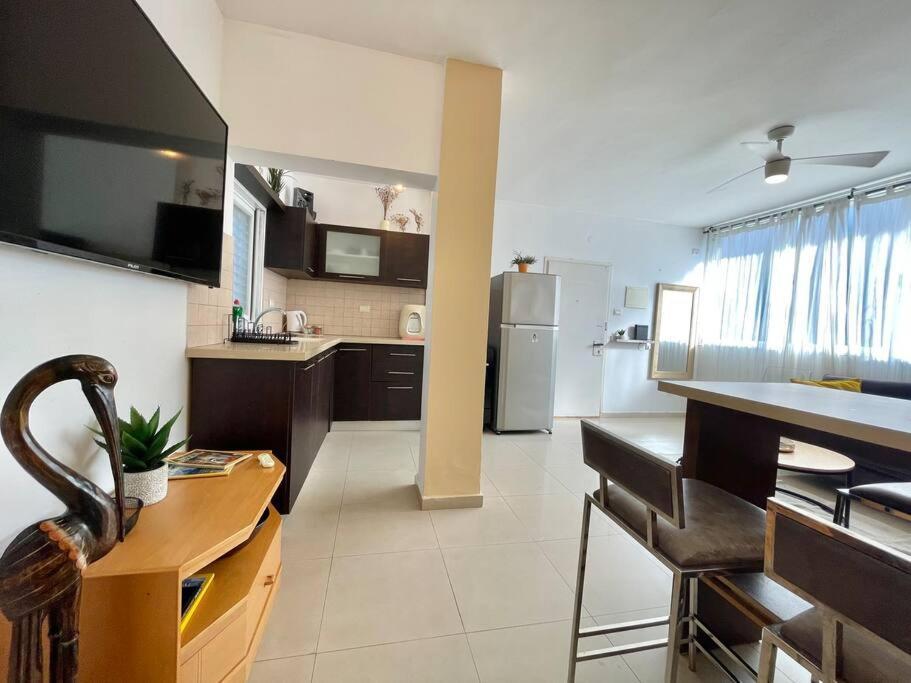 Urban Oasis- 3 - Prime - Private Parking - By Bookiz Tel-Aviv