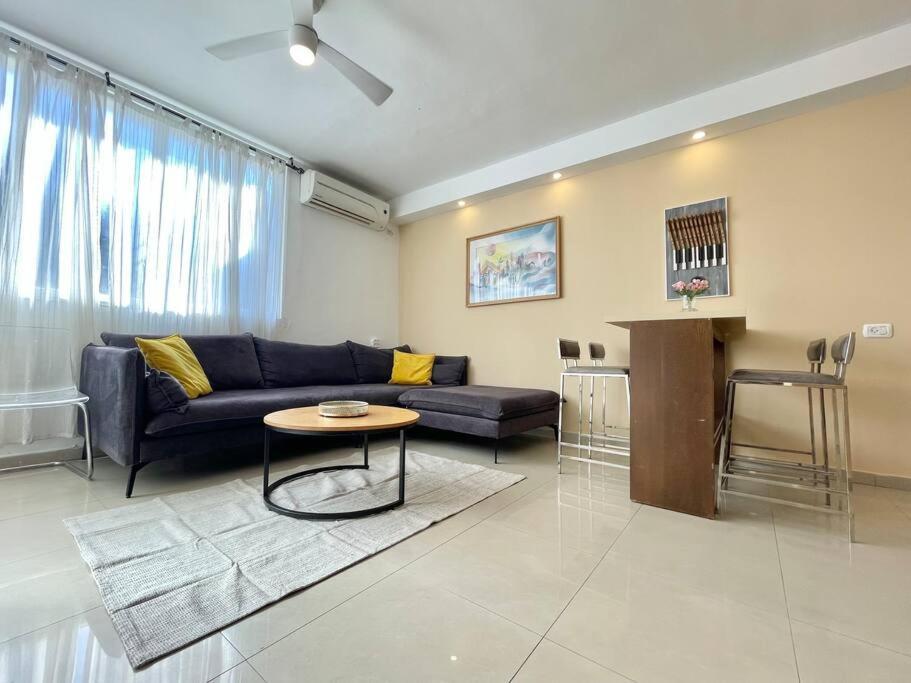 Urban Oasis- 3 - Prime - Private Parking - By Bookiz Appartement Tel-Aviv