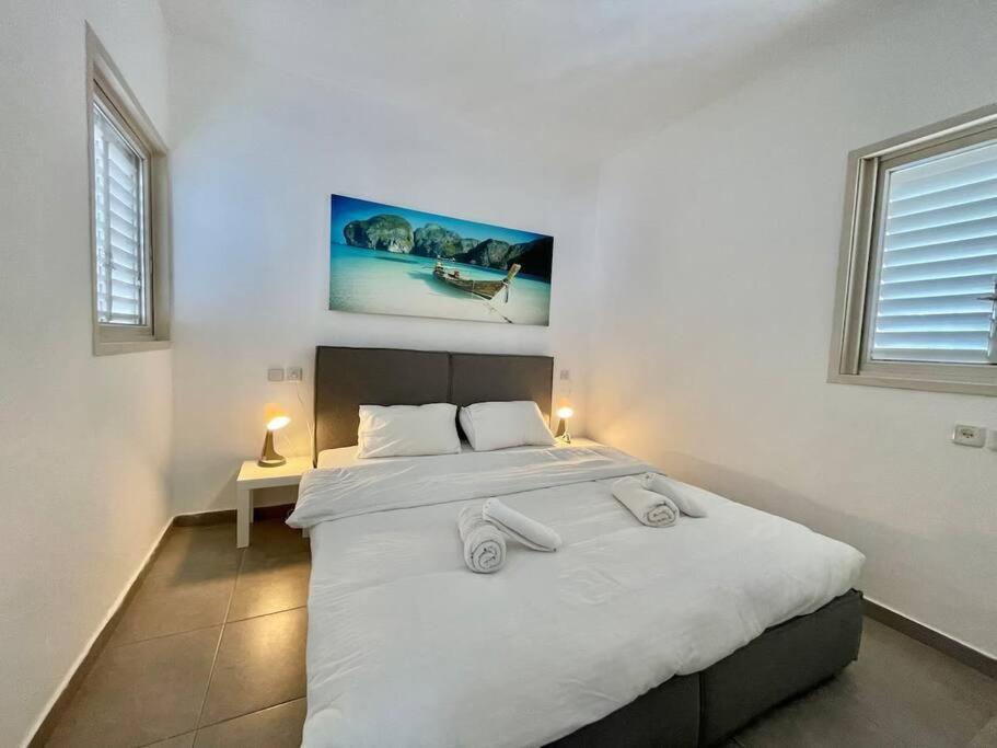 Urban Oasis- 3 - Prime - Private Parking - By Bookiz * Tel-Aviv