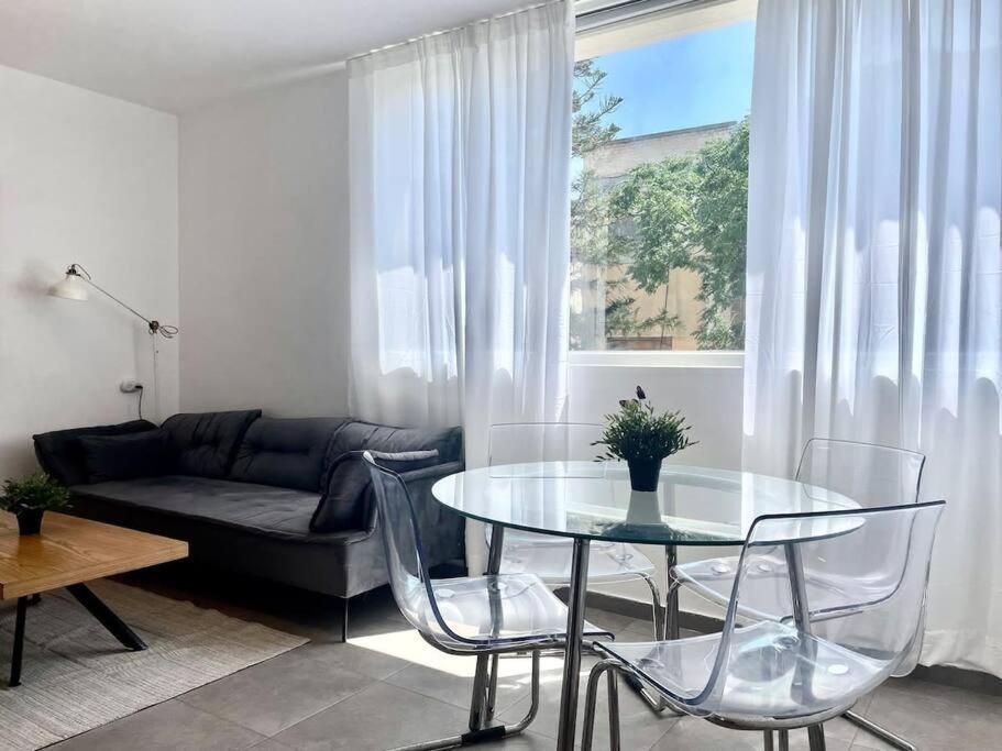 Appartement Urban Oasis- 3 - Prime - Private Parking - By Bookiz